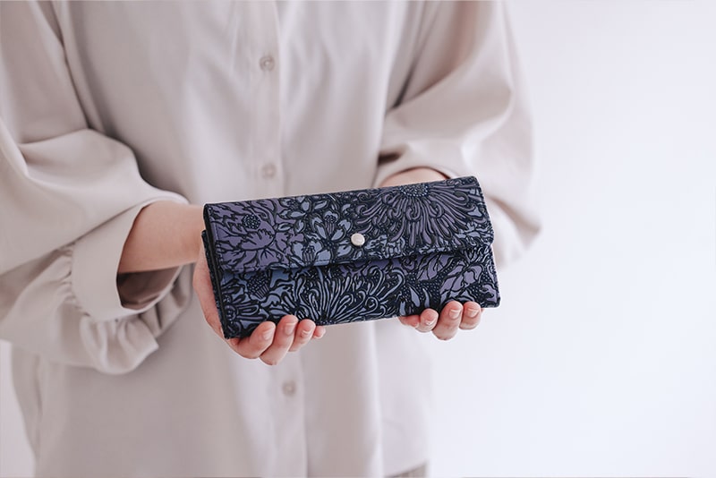 lonity（フロニティ）束入れ